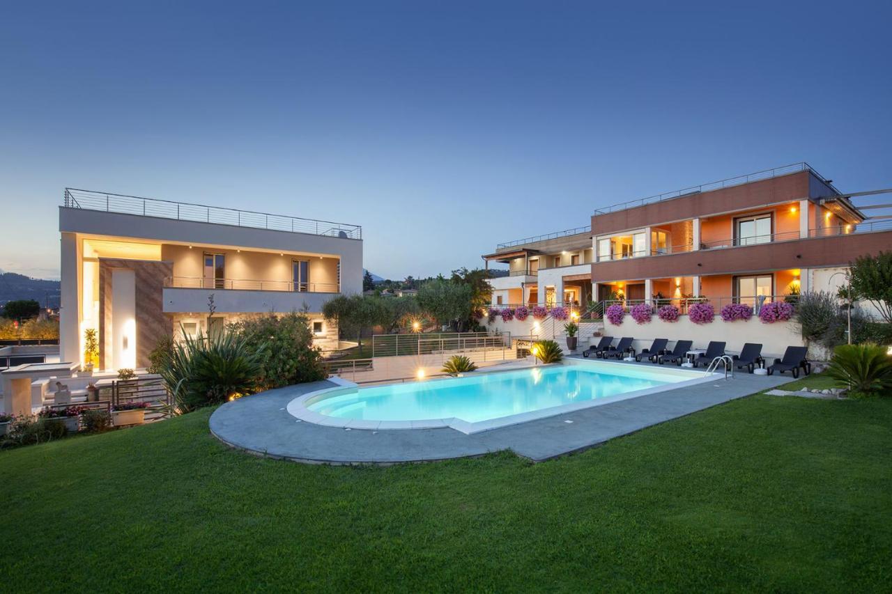 Villa Aurora-Holiday Home Apt 2 Bardolino Bagian luar foto