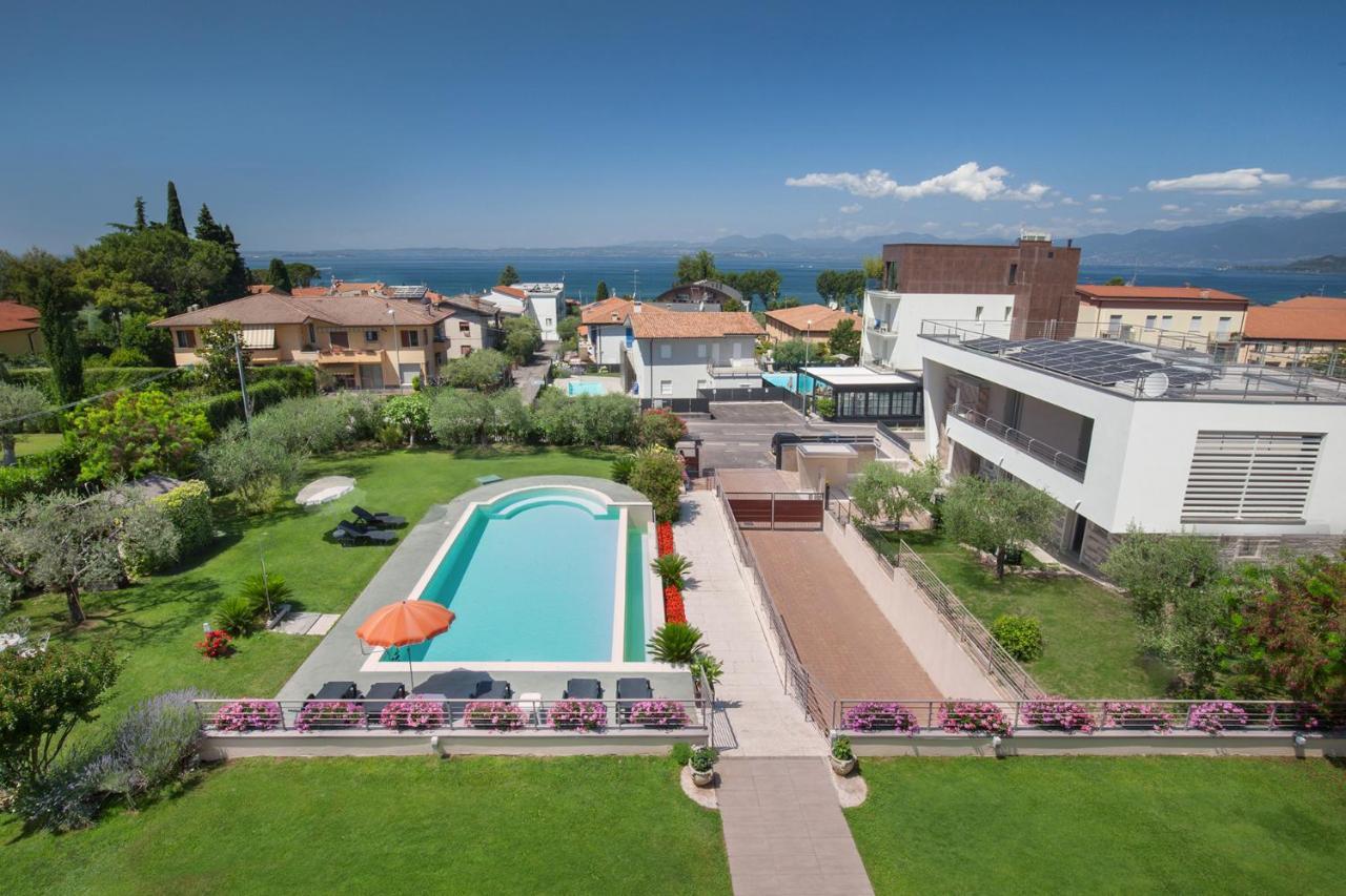 Villa Aurora-Holiday Home Apt 2 Bardolino Bagian luar foto