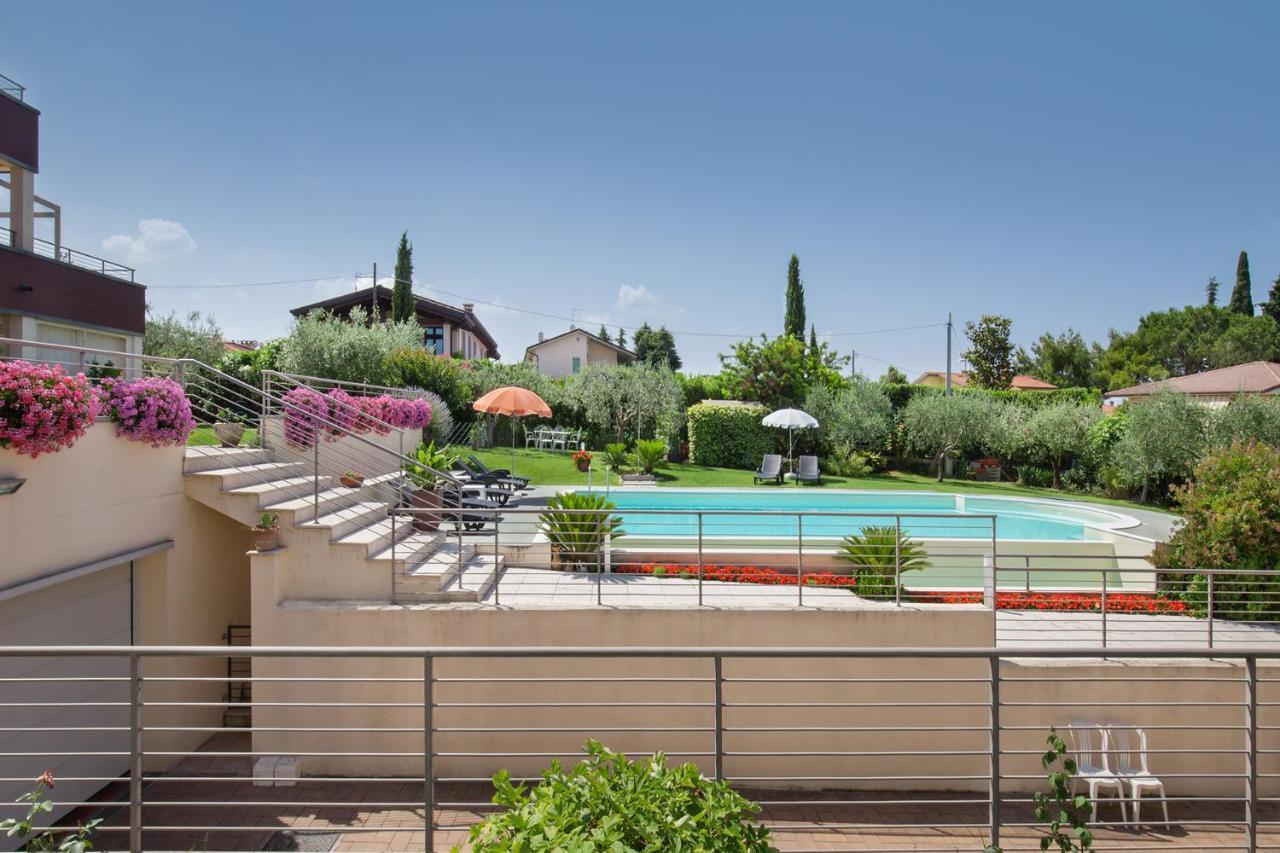 Villa Aurora-Holiday Home Apt 2 Bardolino Bagian luar foto