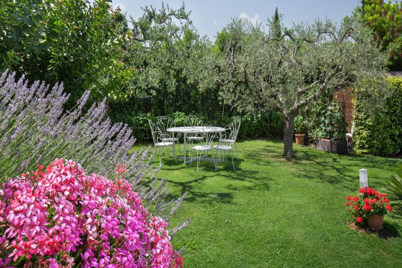 Villa Aurora-Holiday Home Apt 2 Bardolino Bagian luar foto