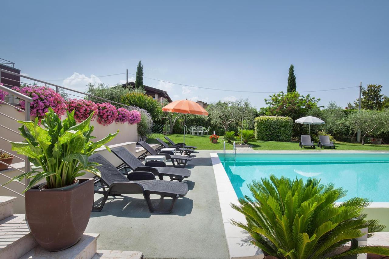 Villa Aurora-Holiday Home Apt 2 Bardolino Bagian luar foto