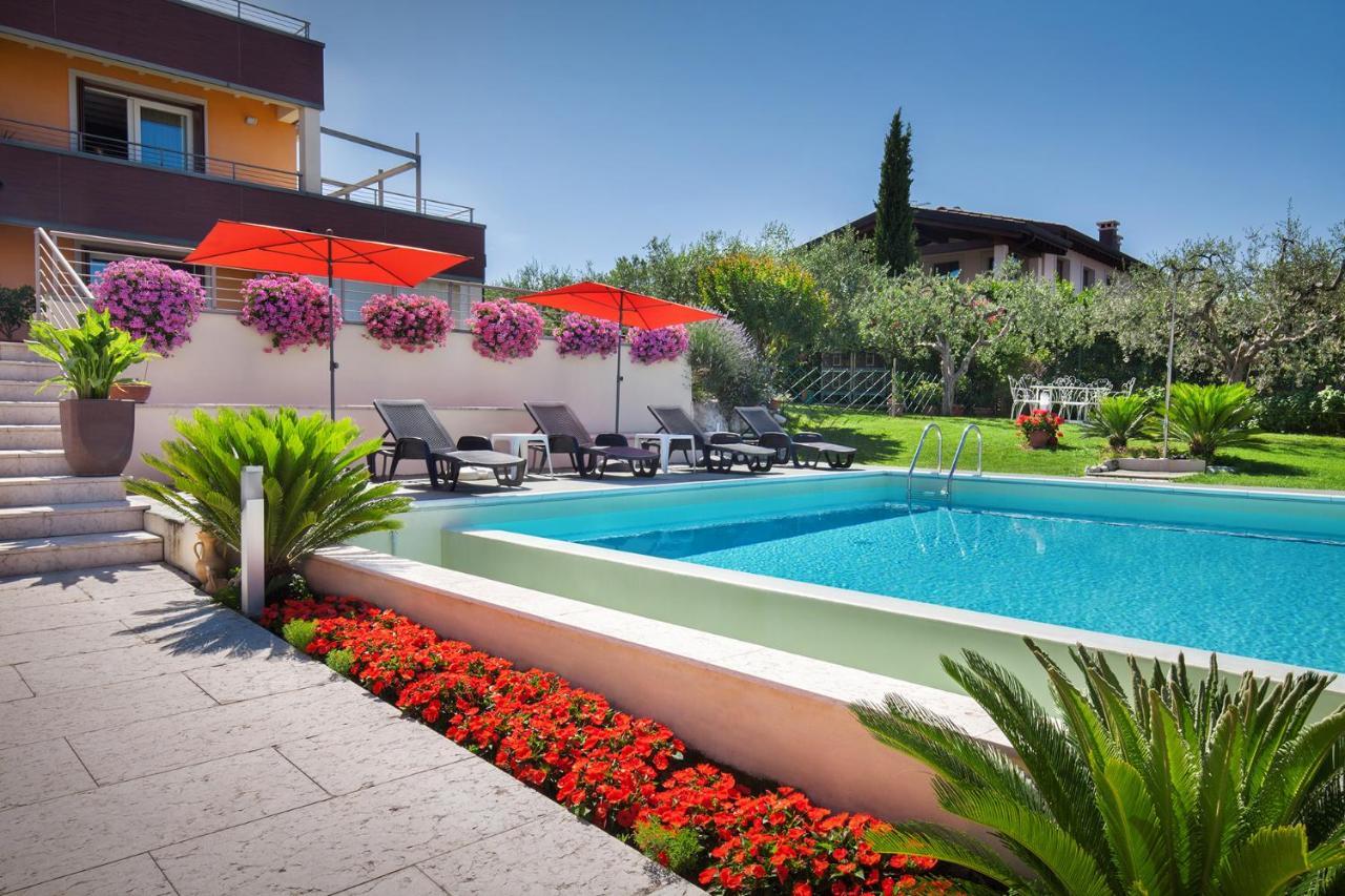 Villa Aurora-Holiday Home Apt 2 Bardolino Bagian luar foto