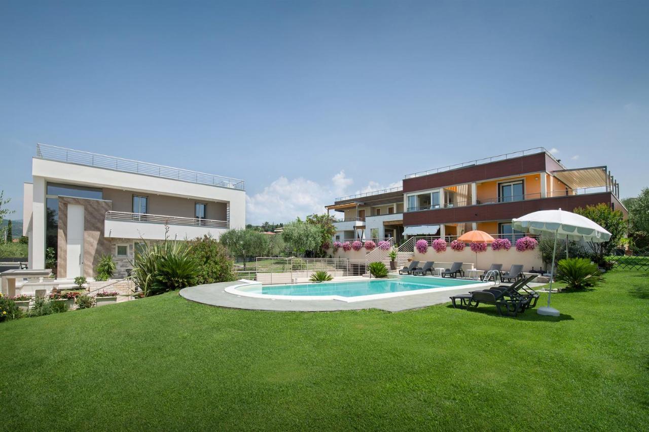 Villa Aurora-Holiday Home Apt 2 Bardolino Bagian luar foto